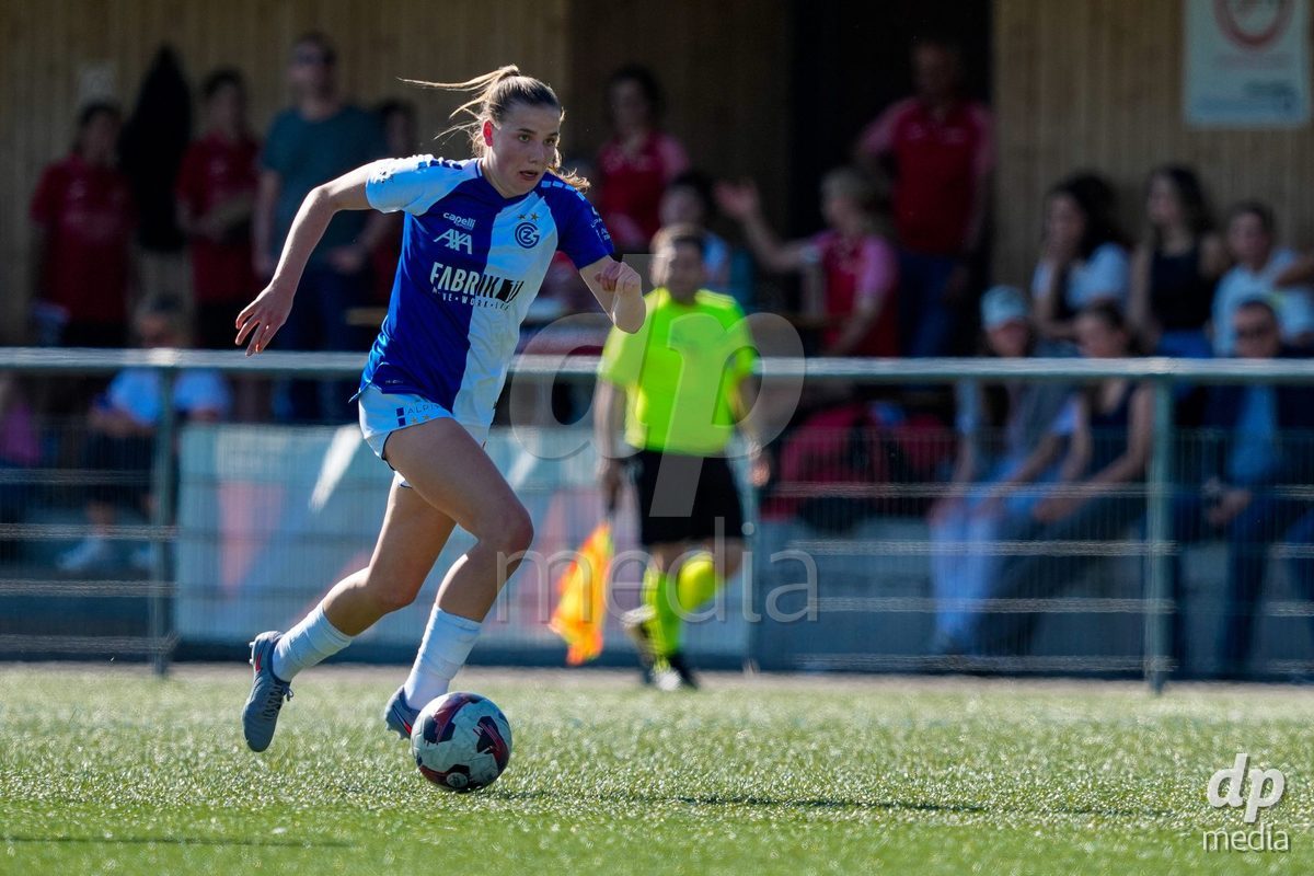 Schweiz: AXA Women's Super League 2025/26, FC Aarau Frauen vs GC Frauenfussball - Sportanlage Schachen, Aarau: Giulia Looser (24 Grasshoppers) in Aktion