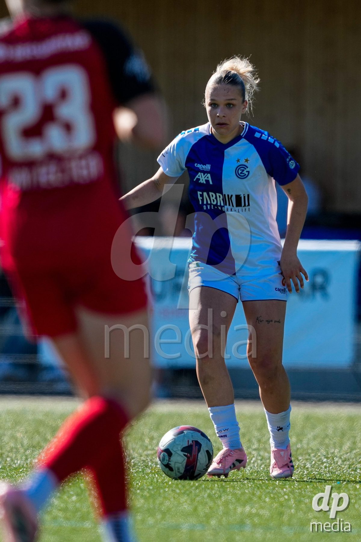 Schweiz: AXA Women's Super League 2025/26, FC Aarau Frauen vs GC Frauenfussball - Sportanlage Schachen, Aarau: Ella Ljustina (8 Grasshoppers) in Aktion