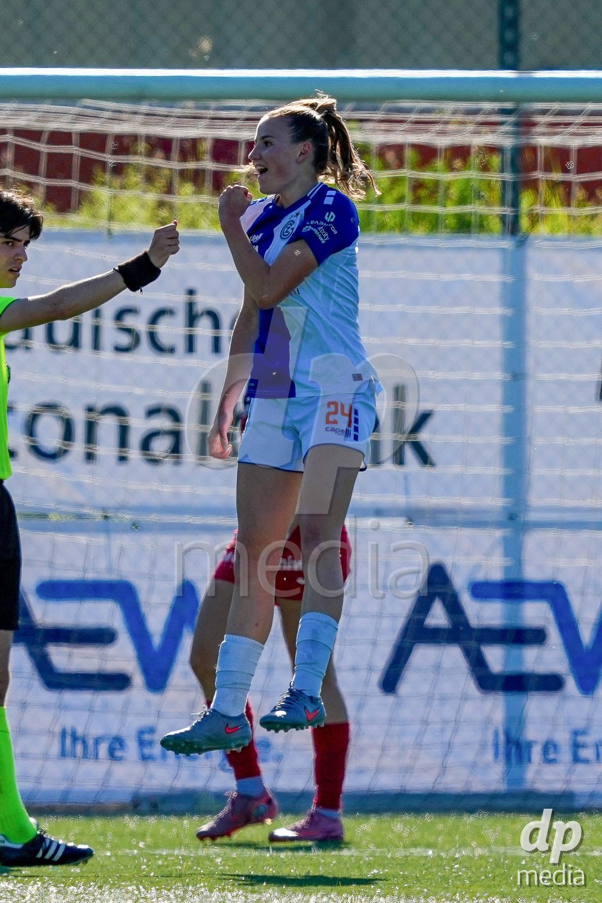 Schweiz: AXA Women's Super League 2025/26, FC Aarau Frauen vs GC Frauenfussball - Sportanlage Schachen, Aarau: Giulia Looser (24 Grasshoppers) jubelt nach ihrem Tor zum 2:0