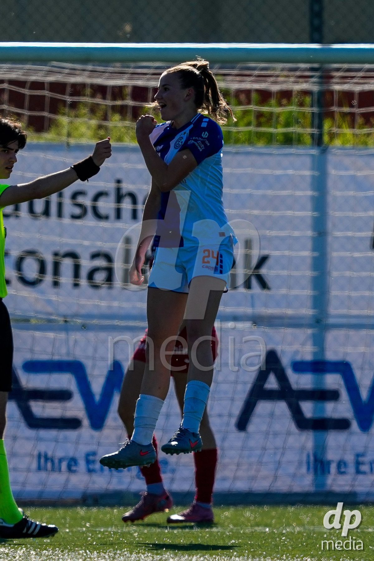 Schweiz: AXA Women's Super League 2025/26, FC Aarau Frauen vs GC Frauenfussball - Sportanlage Schachen, Aarau: Giulia Looser (24 Grasshoppers) jubelt nach ihrem Tor zum 2:0