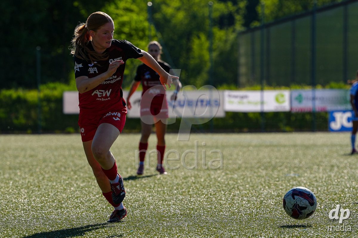 Schweiz: AXA Women's Super League 2025/26, FC Aarau Frauen vs GC Frauenfussball - Sportanlage Schachen, Aarau: Yves Milva Heim (25 FC Aarau)