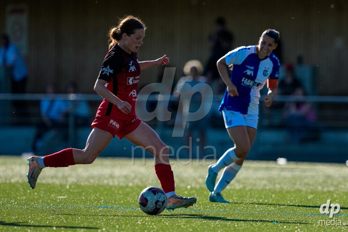 Schweiz: AXA Women's Super League 2025/26, FC Aarau Frauen vs GC Frauenfussball - Sportanlage Schachen, Aarau: Tabea Dorothee Maria Schütt - Tabea Dorothee Maria Schutt (24 FC Aarau)