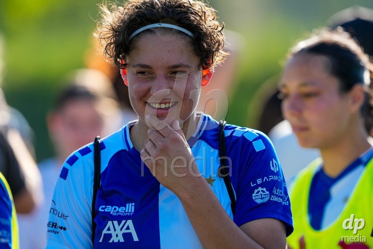 Schweiz: AXA Women's Super League 2025/26, FC Aarau Frauen vs GC Frauenfussball - Sportanlage Schachen, Aarau: Emanuela Pfister (16 Grasshoppers) nach dem Spiel