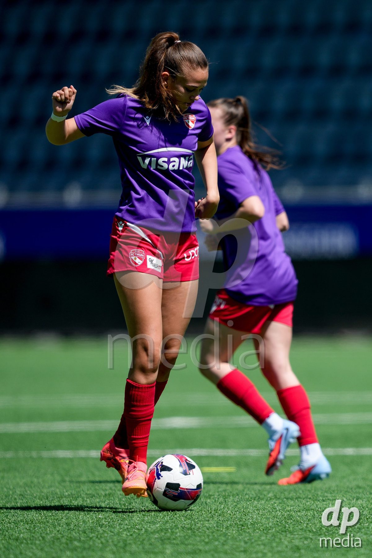 Schweiz: AXA Women's Super League 2025/26, FC Thun vs Yverdon Sport FC - Stockhorn Arena, Thun: Sina Schüpbach - Sina Schupbach (5 Thun)