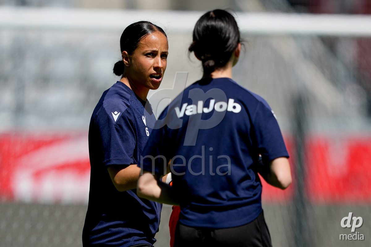 Schweiz: AXA Women's Super League 2025/26, FC Thun vs Yverdon Sport FC - Stadion Lachen, Thun: Elise Marie Boccali (6 Yverdon)