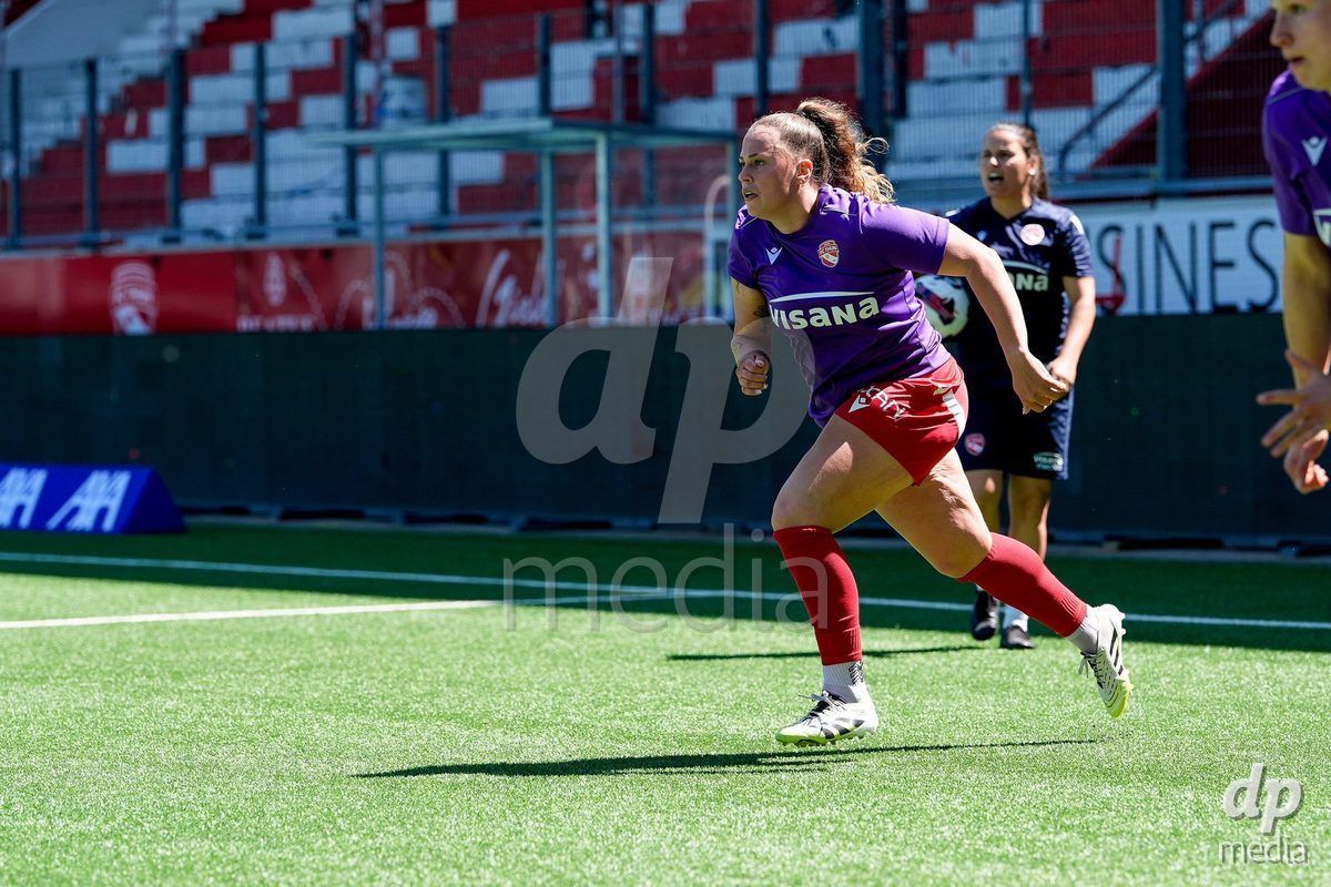 Schweiz: AXA Women's Super League 2025/26, FC Thun vs Yverdon Sport FC - Stadion Lachen, Thun: Alana Burkhart (22 Thun)