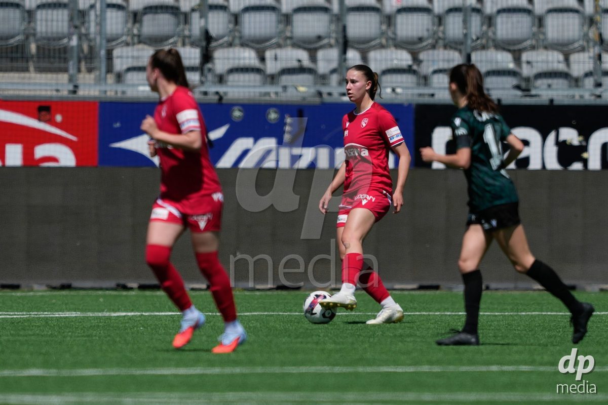 Schweiz: AXA Women's Super League 2025/26, FC Thun vs Yverdon Sport FC - Stockhorn Arena, Thun: Celine Frey (26 Thun)