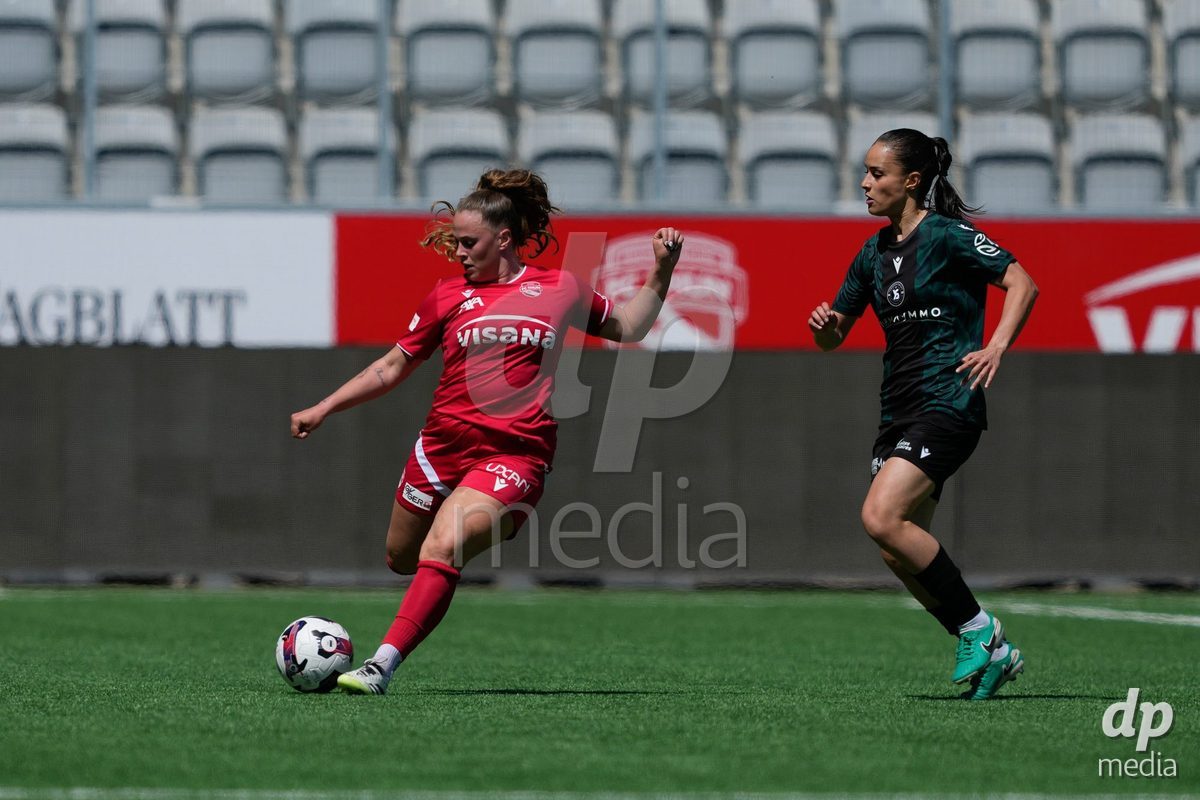 Schweiz: AXA Women's Super League 2025/26, FC Thun vs Yverdon Sport FC - Stockhorn Arena, Thun: Alana Burkhart (22 Thun)