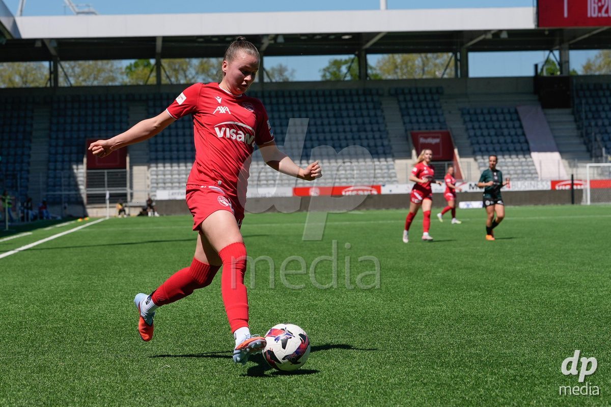 Schweiz: AXA Women's Super League 2025/26, FC Thun vs Yverdon Sport FC - Stockhorn Arena, Thun: Janine Minnig (9 Thun)