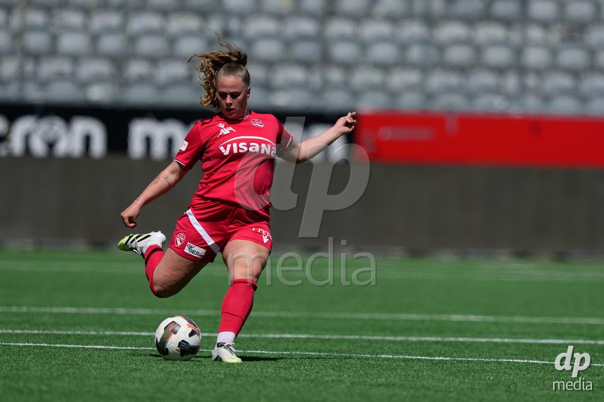Schweiz: AXA Women's Super League 2025/26, FC Thun vs Yverdon Sport FC - Stockhorn Arena, Thun: Alana Burkhart (22 Thun)