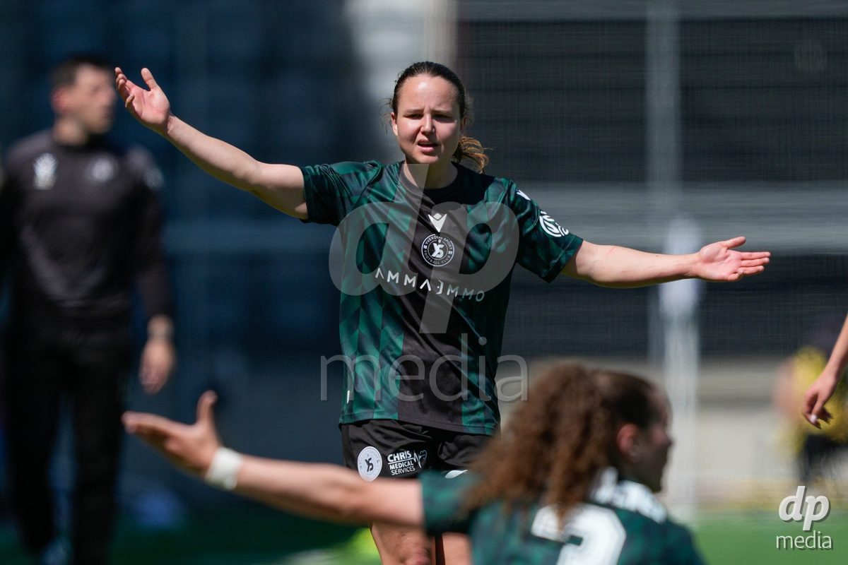Schweiz: AXA Women's Super League 2025/26, FC Thun vs Yverdon Sport FC - Stockhorn Arena, Thun: Chloe Warpelin (19 Yverdon)