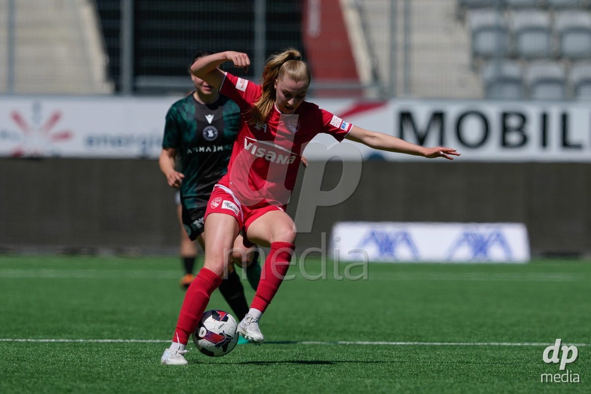 Schweiz: AXA Women's Super League 2025/26, FC Thun vs Yverdon Sport FC - Stockhorn Arena, Thun: Celine Schmid (34 Thun)