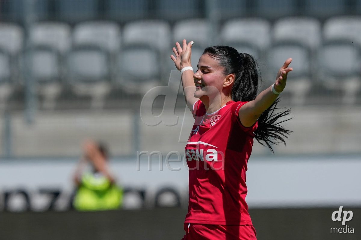 Schweiz: AXA Women's Super League 2025/26, FC Thun vs Yverdon Sport FC - Stockhorn Arena, Thun: Mimoza Hamidi (7 Thun) jubelt nach ihrem Tor zum 2:0