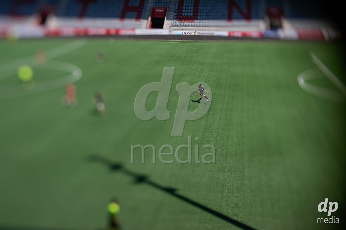 Schweiz: AXA Women's Super League 2025/26, FC Thun vs Yverdon Sport FC - Stockhorn Arena, Thun: Andrea Maddalen Sierra Larrauri (2 Yverdon)