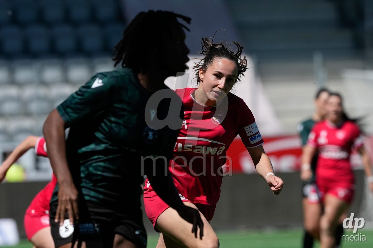 Schweiz: AXA Women's Super League 2025/26, FC Thun vs Yverdon Sport FC - Stockhorn Arena, Thun: Alisha Heiniger (6 Thun)