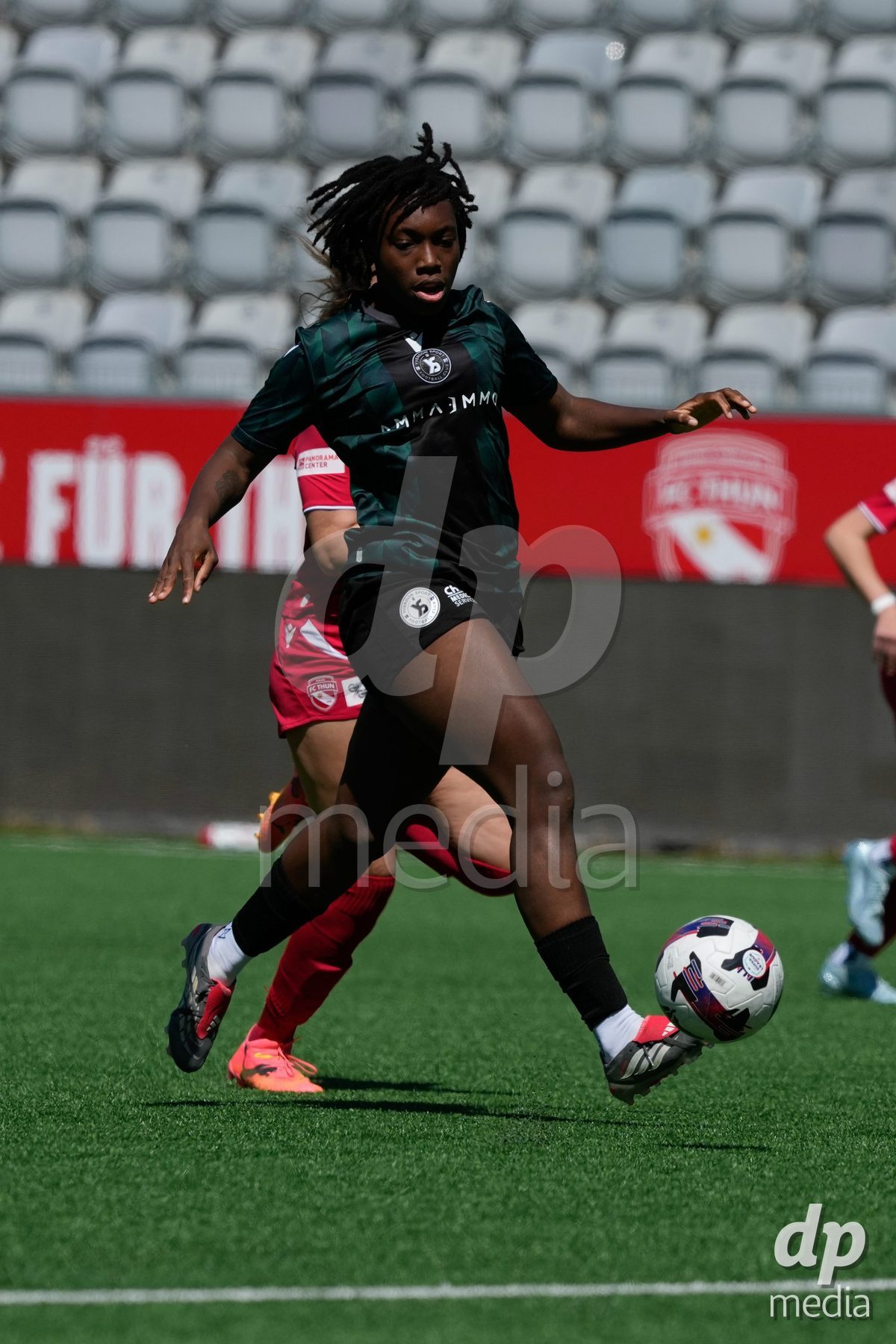 Schweiz: AXA Women's Super League 2025/26, FC Thun vs Yverdon Sport FC - Stockhorn Arena, Thun: Maeva Sogan (16 Yverdon)