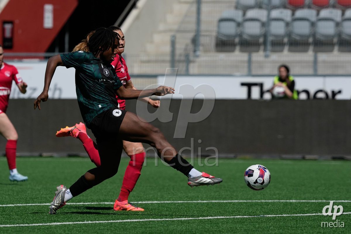 Schweiz: AXA Women's Super League 2025/26, FC Thun vs Yverdon Sport FC - Stockhorn Arena, Thun: Ilona Guede Redondo (17 Yverdon)