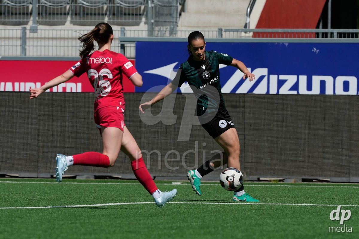 Schweiz: AXA Women's Super League 2025/26, FC Thun vs Yverdon Sport FC - Stockhorn Arena, Thun: Ines Khiri (9 Yverdon)