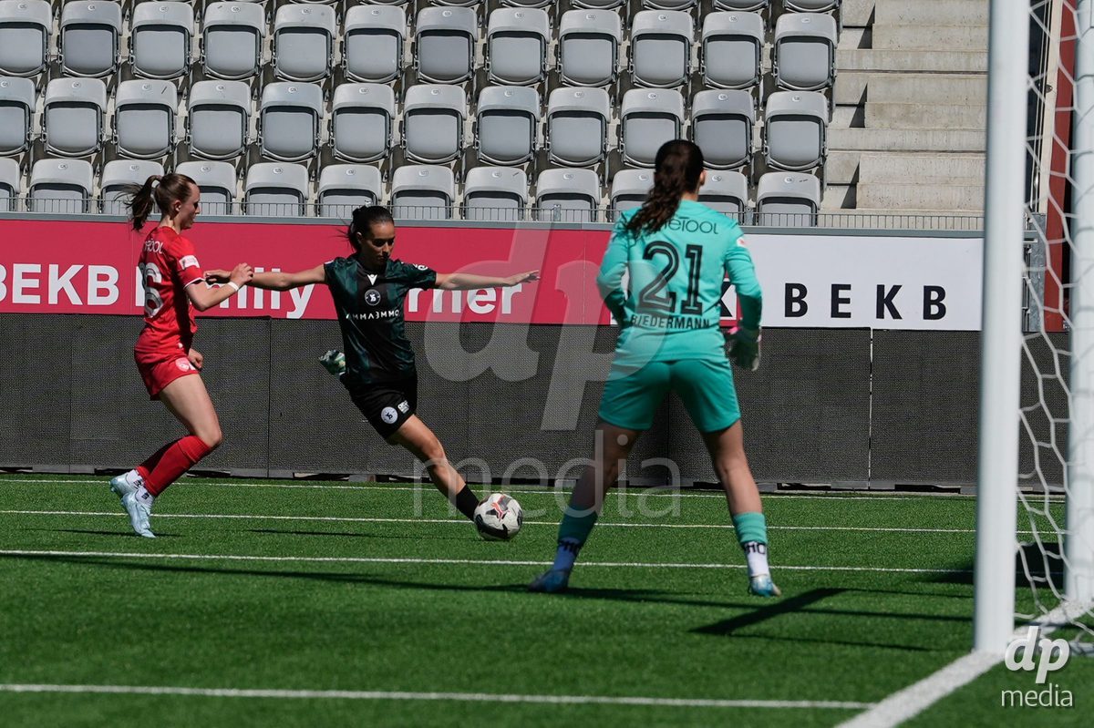 Schweiz: AXA Women's Super League 2025/26, FC Thun vs Yverdon Sport FC - Stockhorn Arena, Thun: