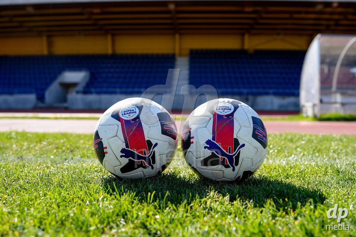 Schweiz: AXA Women's Super League 2025/26, FC Luzern vs BSC YB Frauen - Hubelmatt, Luzern: Spielbälle vor dem Spiel