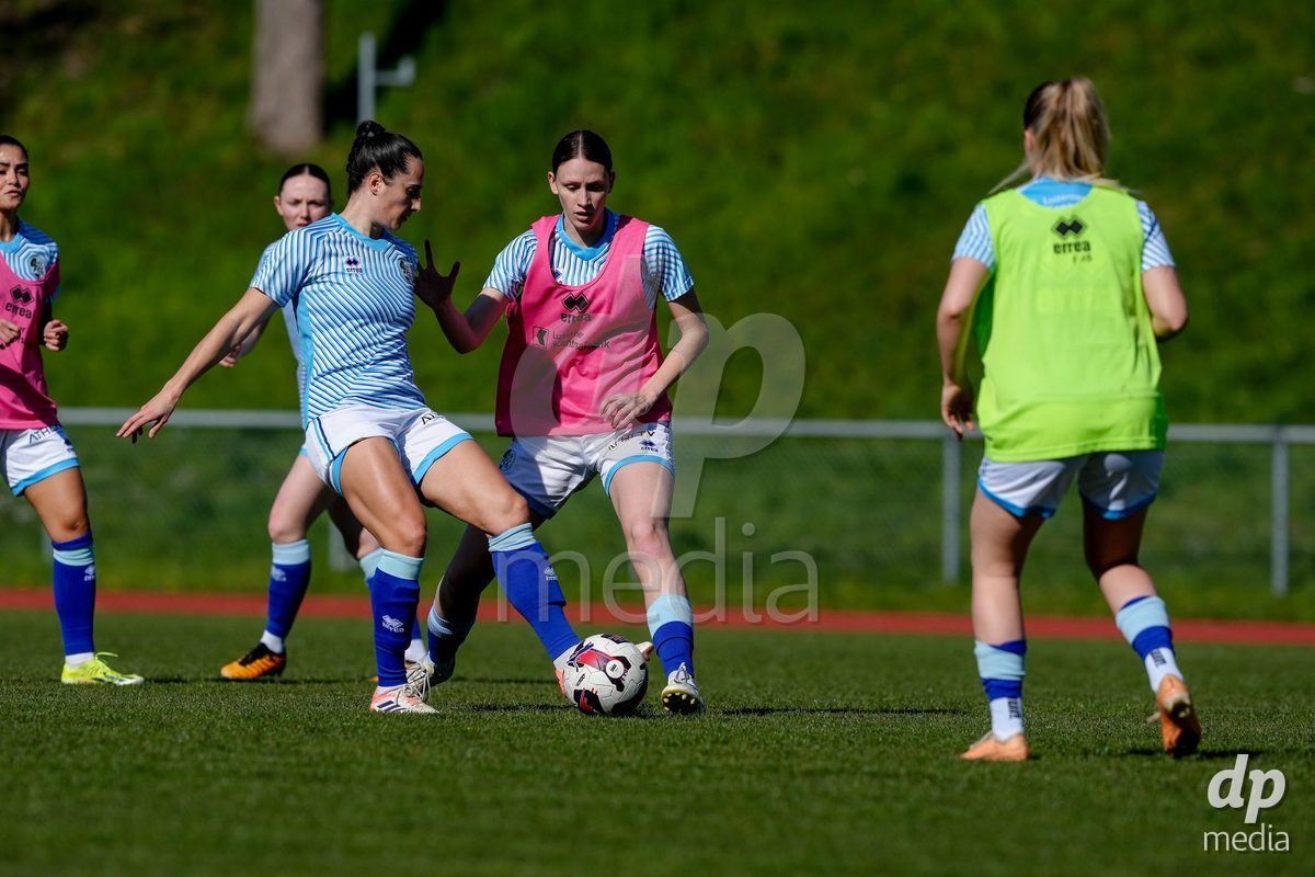 Schweiz: AXA Women's Super League 2025/26, FC Luzern vs BSC YB Frauen - Hubelmatt, Luzern: Lena Wälti - Lena Walti (3 FCL), Chiara Schmid (38 FCL), Cristina Carp (28 FCL) und Michele Schnider (6 FCL)