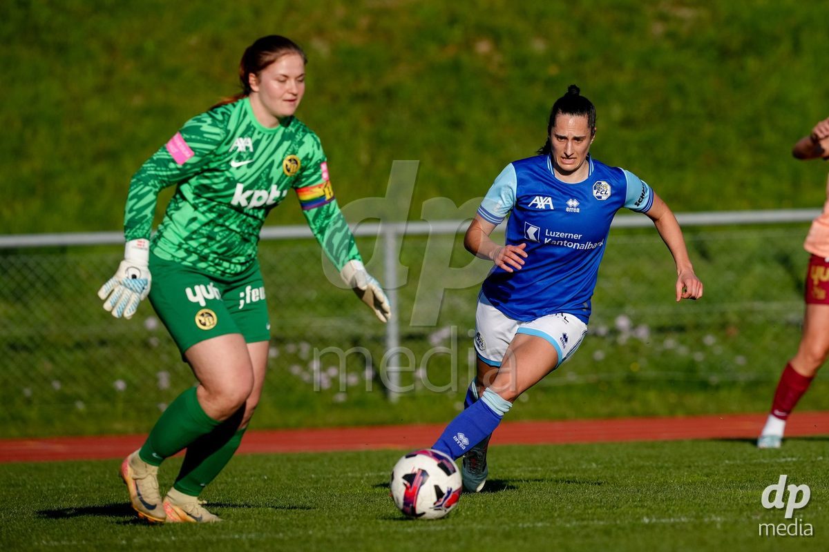 Schweiz: AXA Women's Super League 2025/26, FC Luzern vs BSC YB Frauen - Hubelmatt, Luzern: Amanda Brunholt (28 YB Frauen) gegen Cristina Carp (28 FCL)