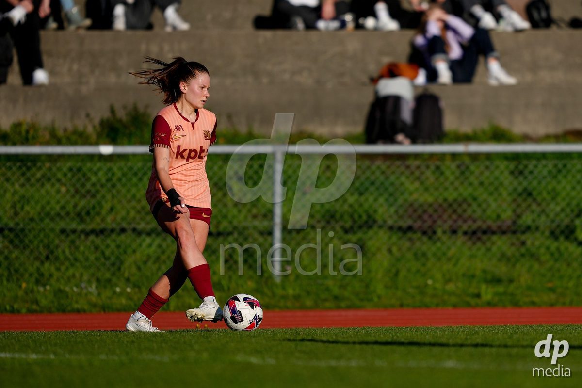Schweiz: AXA Women's Super League 2025/26, FC Luzern vs BSC YB Frauen - Hubelmatt, Luzern: Emilie Bernhardt (25 YB Frauen)