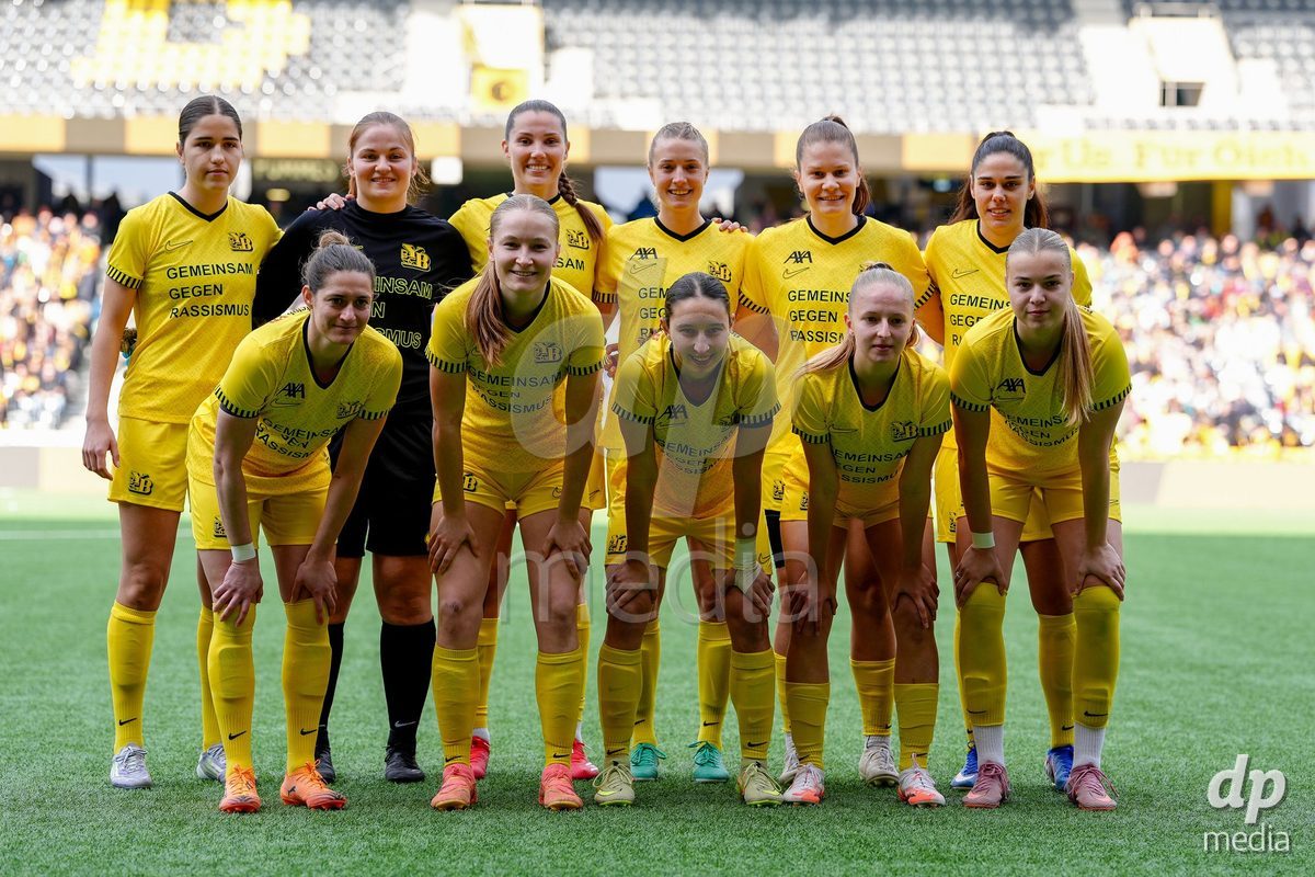 Schweiz: AXA Women's Super League 2025/26, BSC YB Frauen vs FC Basel 1893 - Stadion Wankdorf, Bern: Maja Jelcic (99 YB Frauen), Athena Marie Kuehn (12 YB Frauen), Laura Frey (26 YB Frauen), Maria Jimenez Gutierrez (4 YB Frauen), Amanda Brunholt (28 YB Frauen), Andrea Schenk (6 YB Frauen), Noa Linn Münger - Noa Linn Munger (8 YB Frauen), Giulia Schlup (31 YB Frauen), Malaurie Granges (13 YB Frauen) und Wibke Meister (18 YB Frauen)