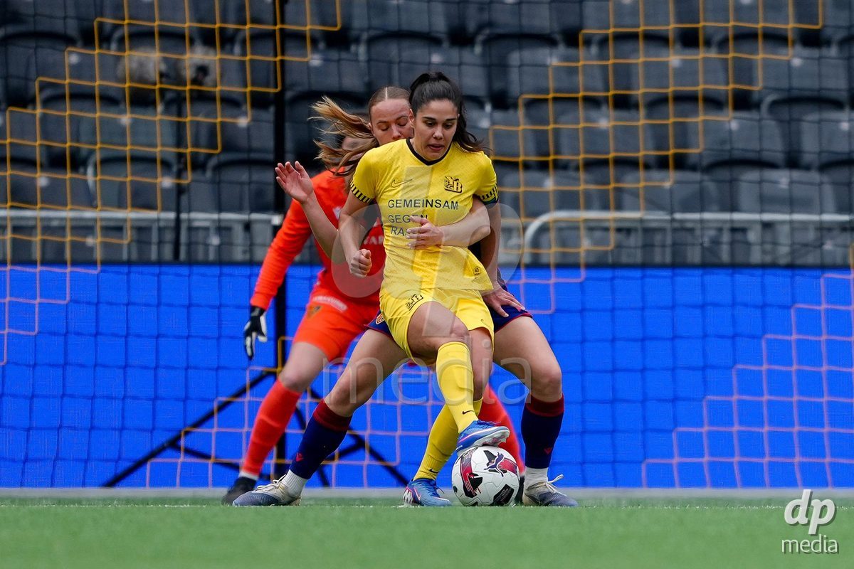 Schweiz: AXA Women's Super League 2025/26, BSC YB Frauen vs FC Basel 1893 - Stadion Wankdorf, Bern: Laura Frey (26 YB Frauen)