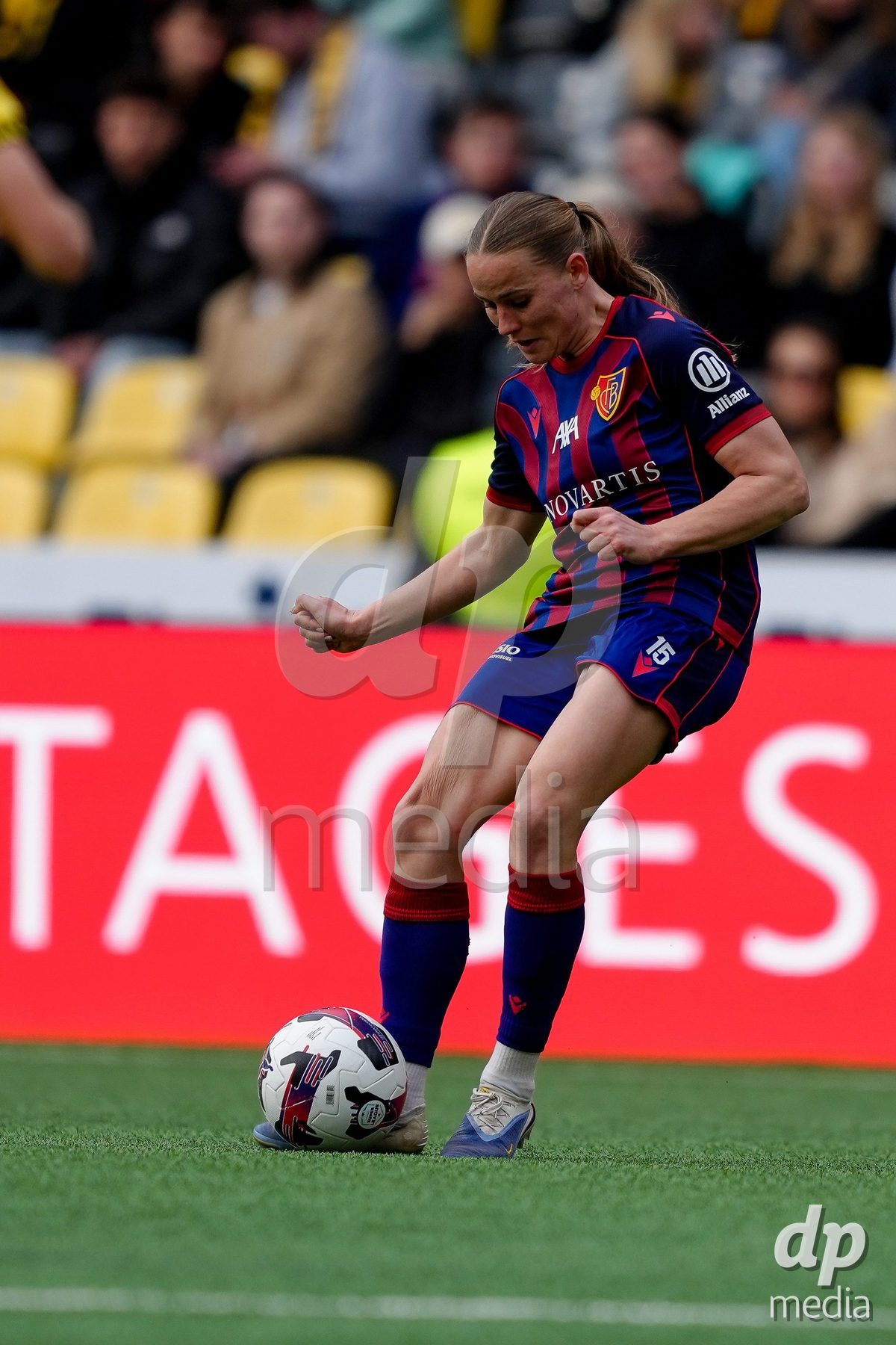 Schweiz: AXA Women's Super League 2025/26, BSC YB Frauen vs FC Basel 1893 - Stadion Wankdorf, Bern: Antonia Baass (15 FCB) in Aktion