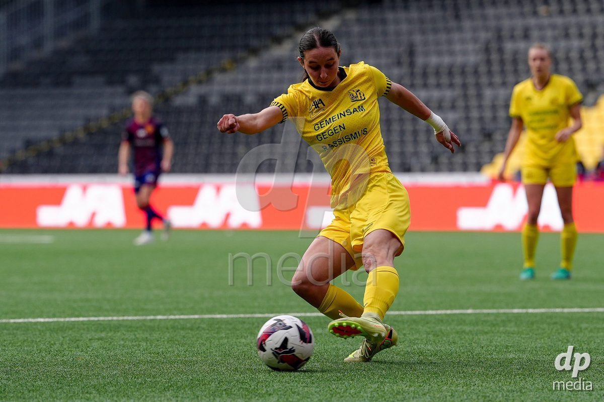 Schweiz: AXA Women's Super League 2025/26, BSC YB Frauen vs FC Basel 1893 - Stadion Wankdorf, Bern: Malaurie Granges (13 YB Frauen)