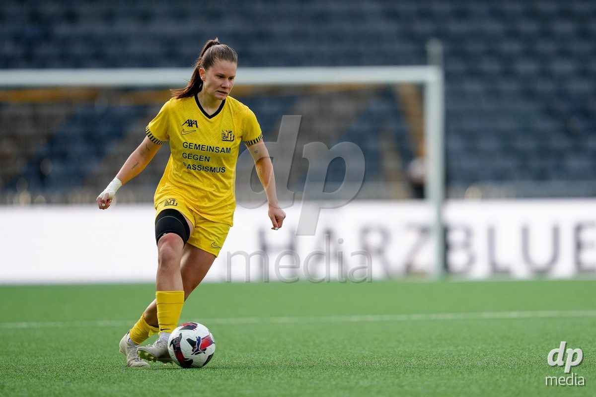 Schweiz: AXA Women's Super League 2025/26, BSC YB Frauen vs FC Basel 1893 - Stadion Wankdorf, Bern: Emilie Bernhardt (25 YB Frauen)