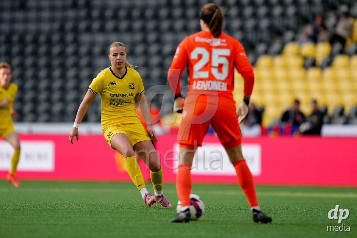 Schweiz: AXA Women's Super League 2025/26, BSC YB Frauen vs FC Basel 1893 - Stadion Wankdorf, Bern: Maja Jelcic (99 YB Frauen) in Aktion