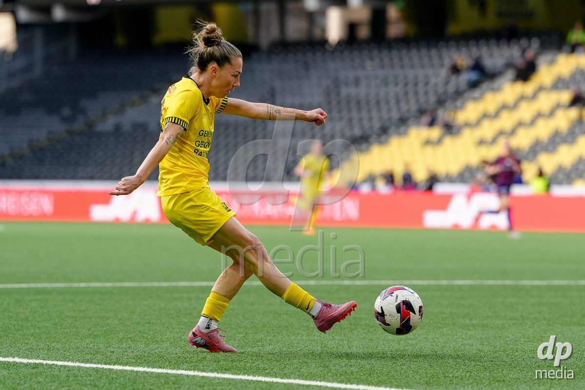 Schweiz: AXA Women's Super League 2025/26, BSC YB Frauen vs FC Basel 1893 - Stadion Wankdorf, Bern: Lisa Josten (24 YB Frauen) in Aktion