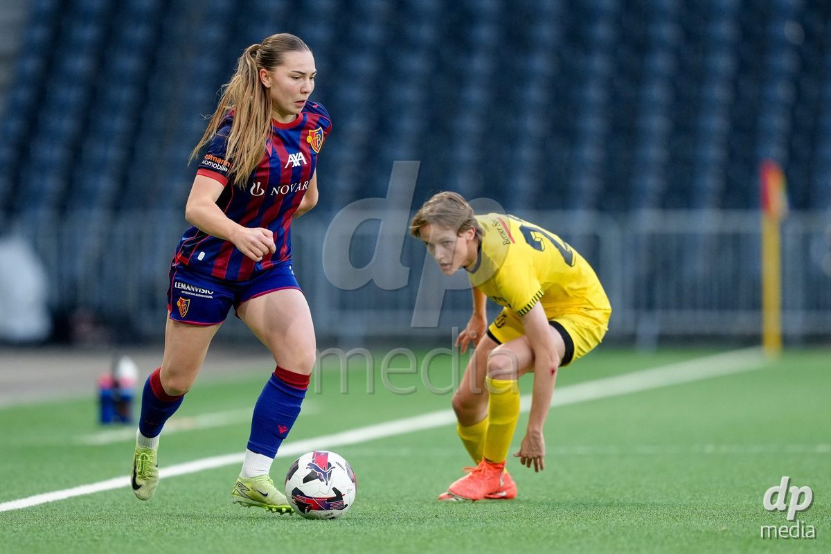 Schweiz: AXA Women's Super League 2025/26, BSC YB Frauen vs FC Basel 1893 - Stadion Wankdorf, Bern: Krystyna Flis (30 FCB) in Aktion