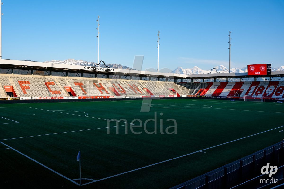 Schweiz: AXA Women's Super League 2025/26, FC Thun vs Servette FC Chenois Feminin - Stockhorn Arena, Thun: Stadion Ansicht