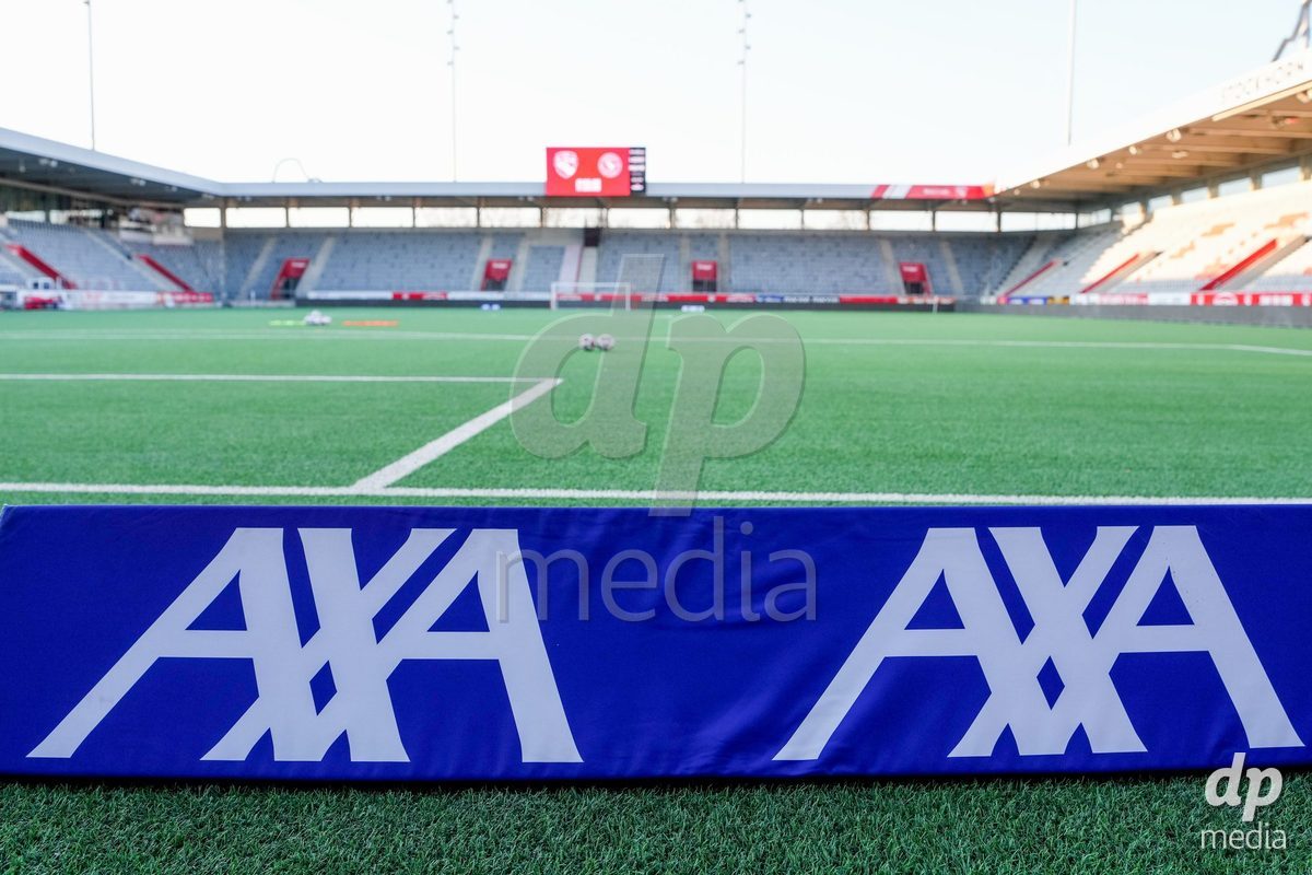 Schweiz: AXA Women's Super League 2025/26, FC Thun vs Servette FC Chenois Feminin - Stockhorn Arena, Thun: Sponsorenwerbung AXA