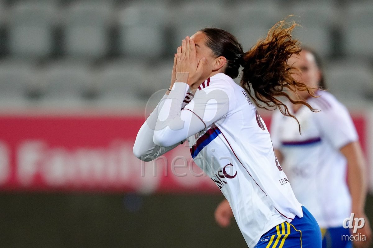 Schweiz: AXA Women's Super League 2025/26, FC Thun vs Servette FC Chenois Feminin - Stockhorn Arena, Thun: Amina Muratovic (23 Servette FC) enttäuscht nach einer grossen Möglichkeit