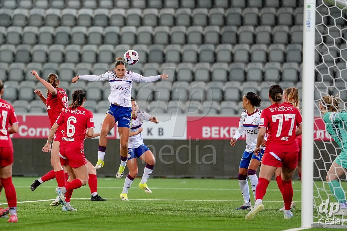 Schweiz: AXA Women's Super League 2025/26, FC Thun vs Servette FC Chenois Feminin - Stockhorn Arena, Thun:
