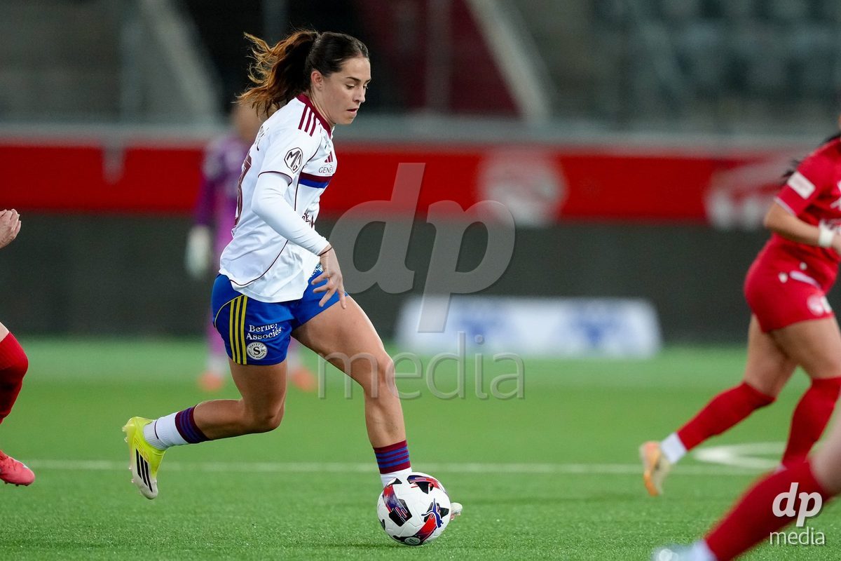Schweiz: AXA Women's Super League 2025/26, FC Thun vs Servette FC Chenois Feminin - Stockhorn Arena, Thun: Amina Muratovic (23 Servette FC) <iaa