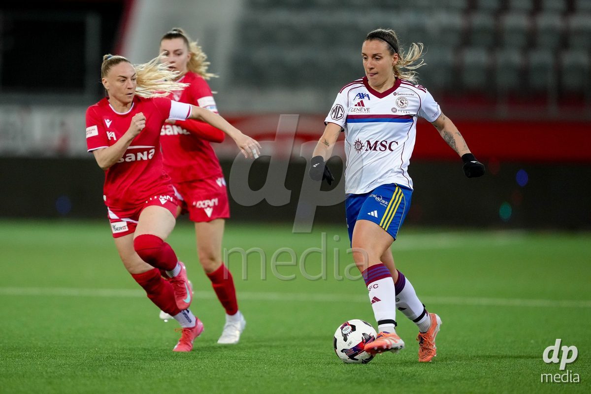 Schweiz: AXA Women's Super League 2025/26, FC Thun vs Servette FC Chenois Feminin - Stockhorn Arena, Thun: Gloria Marinelli (9 Servette FC) in Aktion