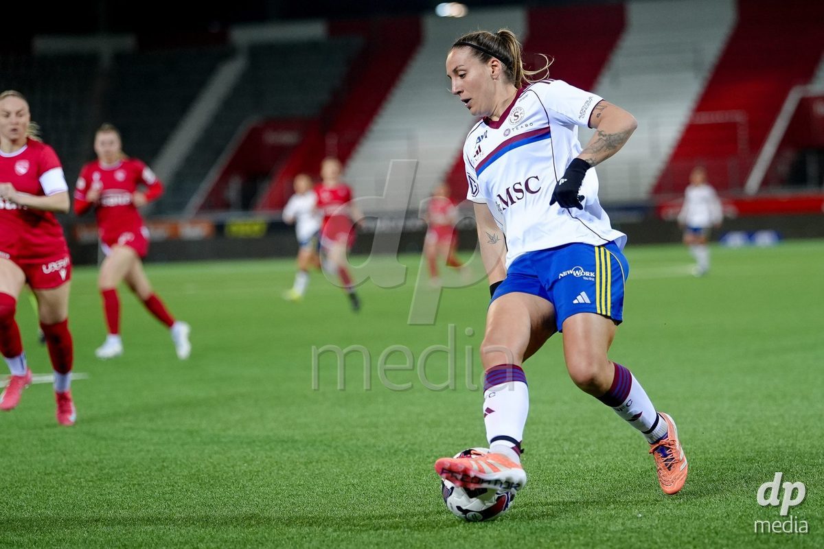 Schweiz: AXA Women's Super League 2025/26, FC Thun vs Servette FC Chenois Feminin - Stockhorn Arena, Thun: Gloria Marinelli (9 Servette FC) in Aktion