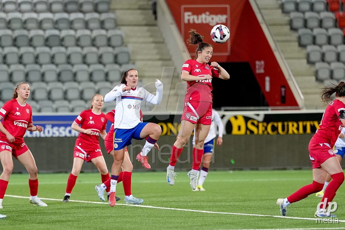 Schweiz: AXA Women's Super League 2025/26, FC Thun vs Servette FC Chenois Feminin - Stockhorn Arena, Thun:
