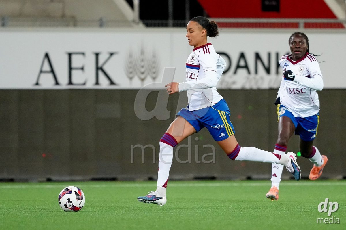 Schweiz: AXA Women's Super League 2025/26, FC Thun vs Servette FC Chenois Feminin - Stockhorn Arena, Thun: Maeva Stacy Salomon (7 Servette FC) in Aktion