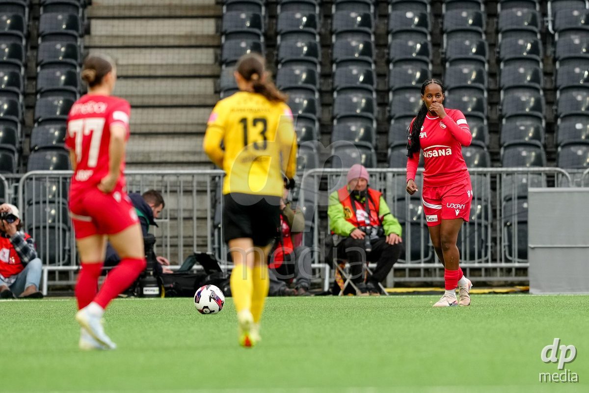 Schweiz: AXA Women's Super League 2025/26, BSC YB Frauen vs FC Thun - Stadion Wankdorf, Bern: Vanessa Wenger (20 Thun) in Aktion