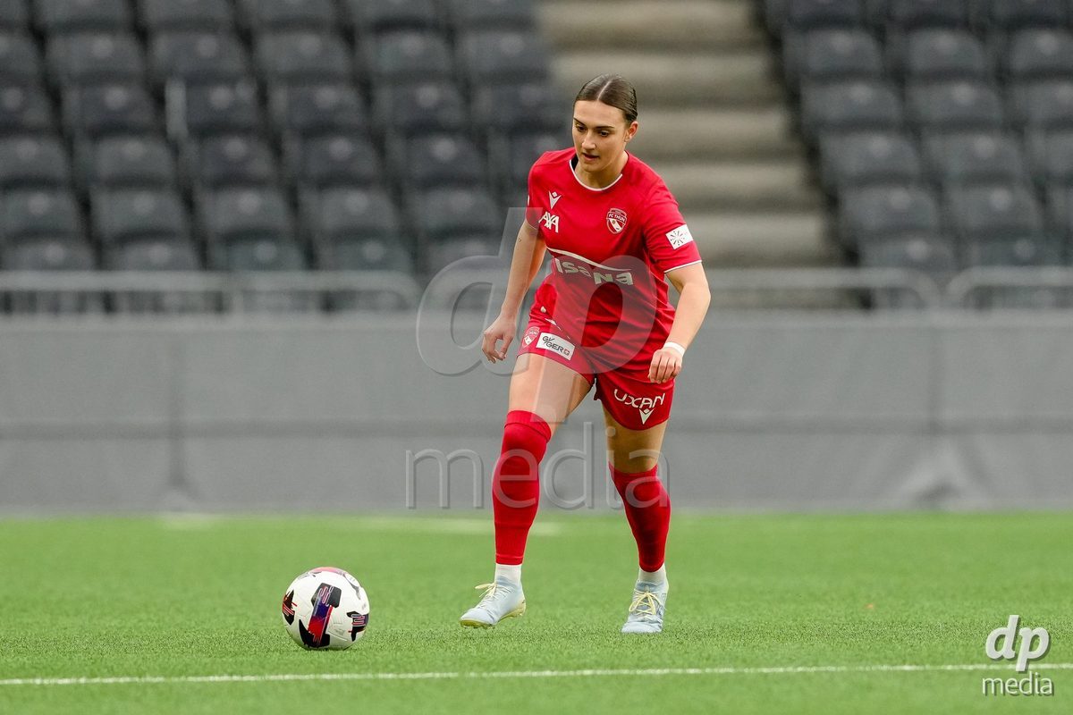 Schweiz: AXA Women's Super League 2025/26, BSC YB Frauen vs FC Thun - Stadion Wankdorf, Bern: Jael Jost (77 Thun) in Aktion