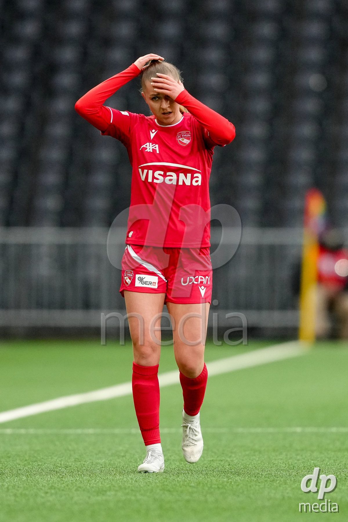Schweiz: AXA Women's Super League 2025/26, BSC YB Frauen vs FC Thun - Stadion Wankdorf, Bern: Celine Schmid (34 Thun) enttäuscht