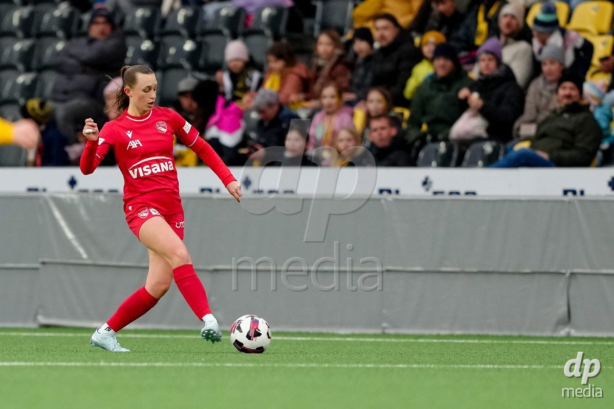 Schweiz: AXA Women's Super League 2025/26, BSC YB Frauen vs FC Thun - Stadion Wankdorf, Bern: Celine Frey (26 Thun) in Aktion