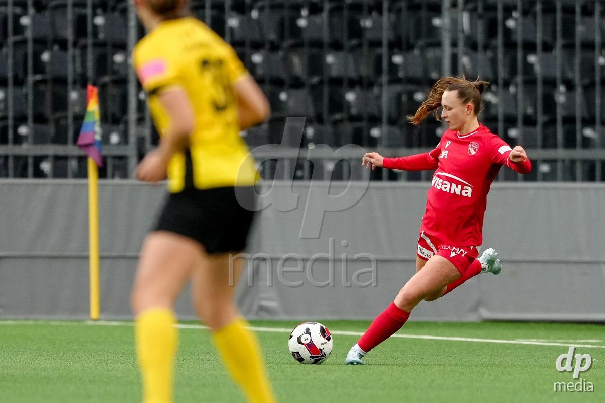Schweiz: AXA Women's Super League 2025/26, BSC YB Frauen vs FC Thun - Stadion Wankdorf, Bern: Celine Frey (26 Thun) in Aktion
