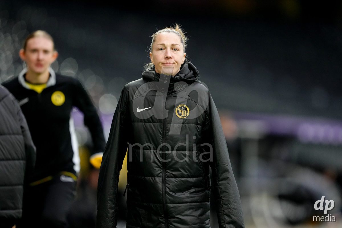 Schweiz: AXA Women's Super League 2025/26, BSC YB Frauen vs FC Thun - Stadion Wankdorf, Bern: Lisa Josten (24 YB Frauen) beim Aufwärmen während des Spiels